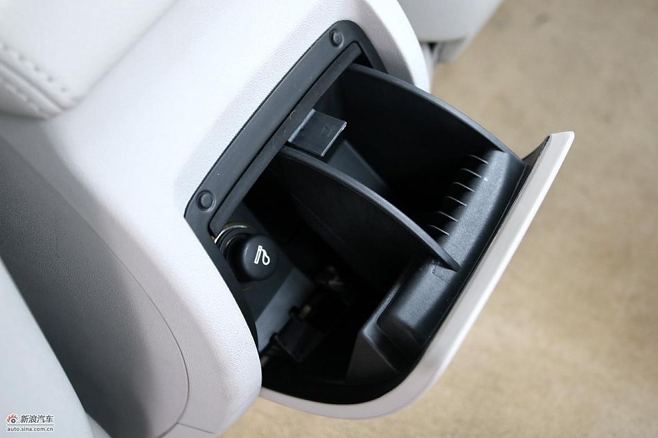 东风雪铁龙C5 2.3L尊雅型