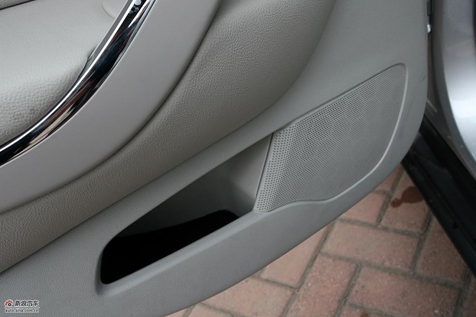 东风雪铁龙C5 2.3L尊雅型