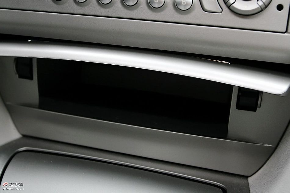 东风雪铁龙C5 2.3L尊雅型