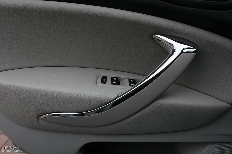 东风雪铁龙C5 2.3L尊雅型