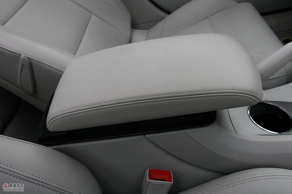 东风雪铁龙C5 2.3L尊雅型