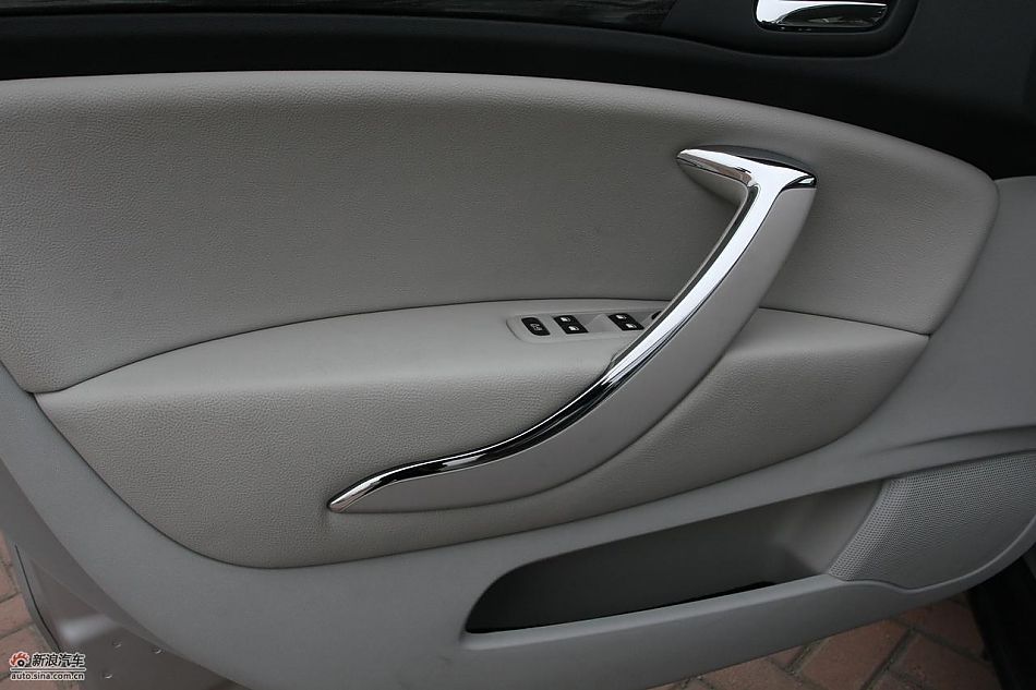 东风雪铁龙C5 2.3L尊雅型