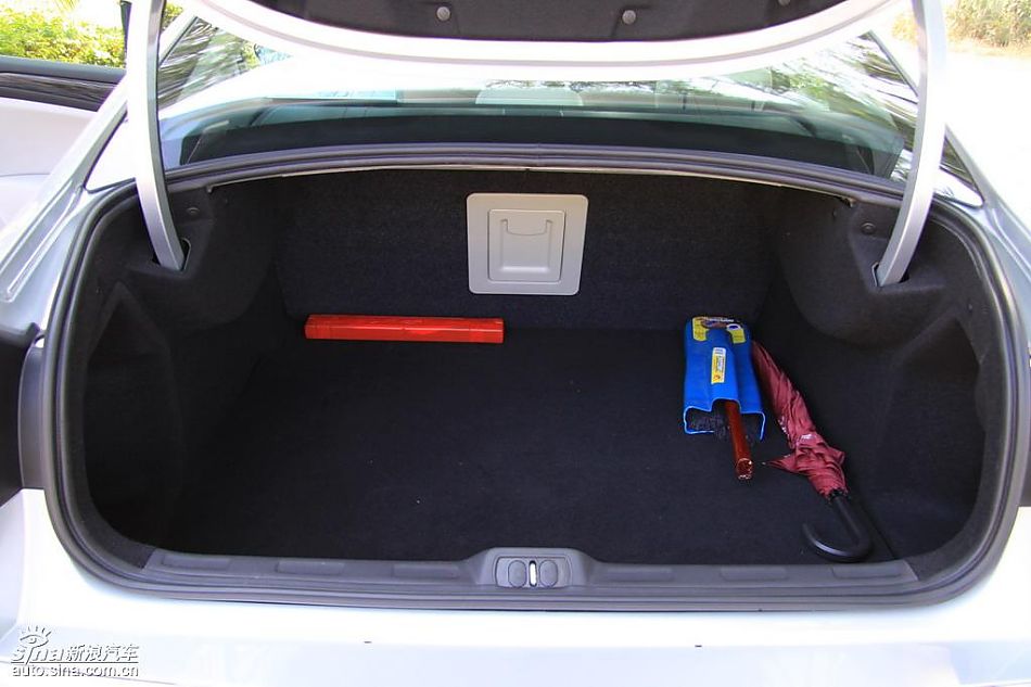 东风雪铁龙C5外观实拍图