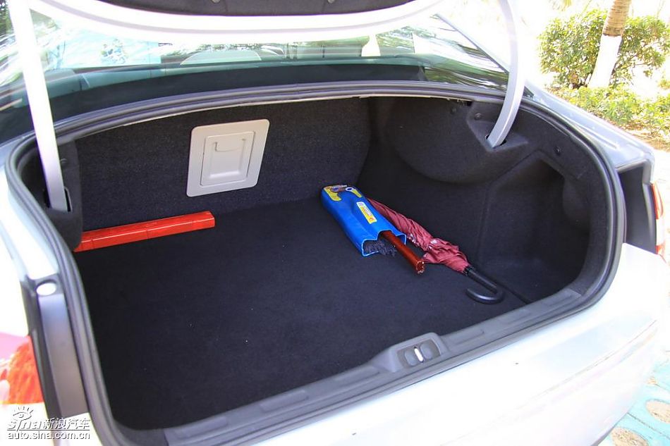 东风雪铁龙C5外观实拍图