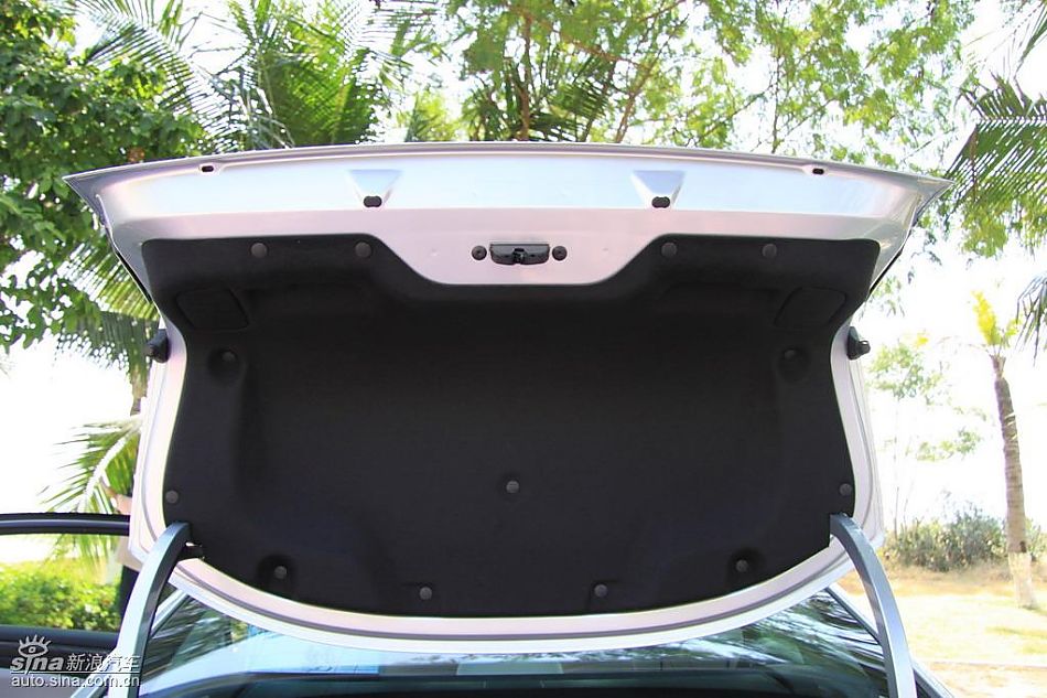 东风雪铁龙C5外观实拍图