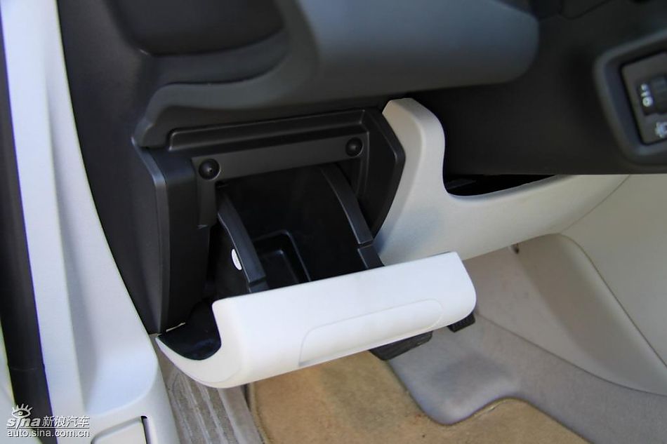 东风雪铁龙C5内饰实拍图