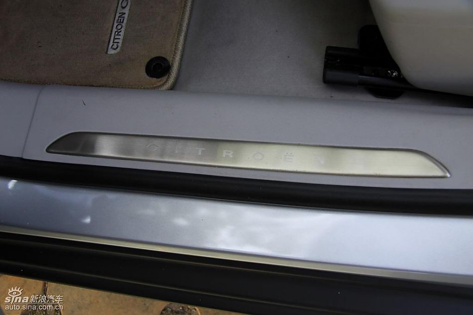 东风雪铁龙C5内饰实拍图