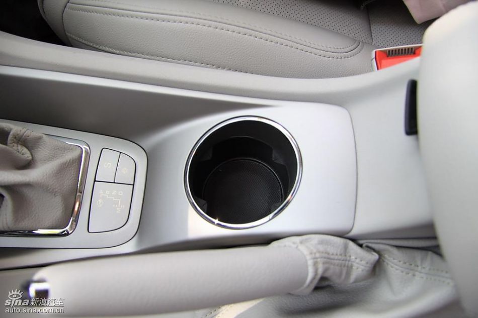 东风雪铁龙C5内饰实拍图