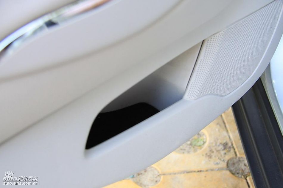 东风雪铁龙C5内饰实拍图