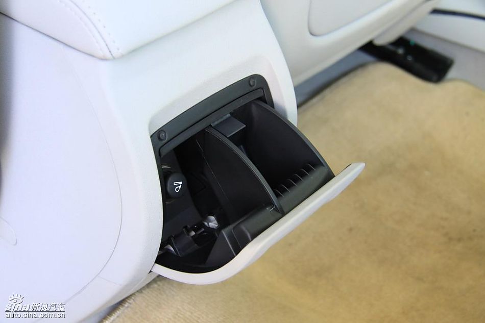 东风雪铁龙C5内饰实拍图