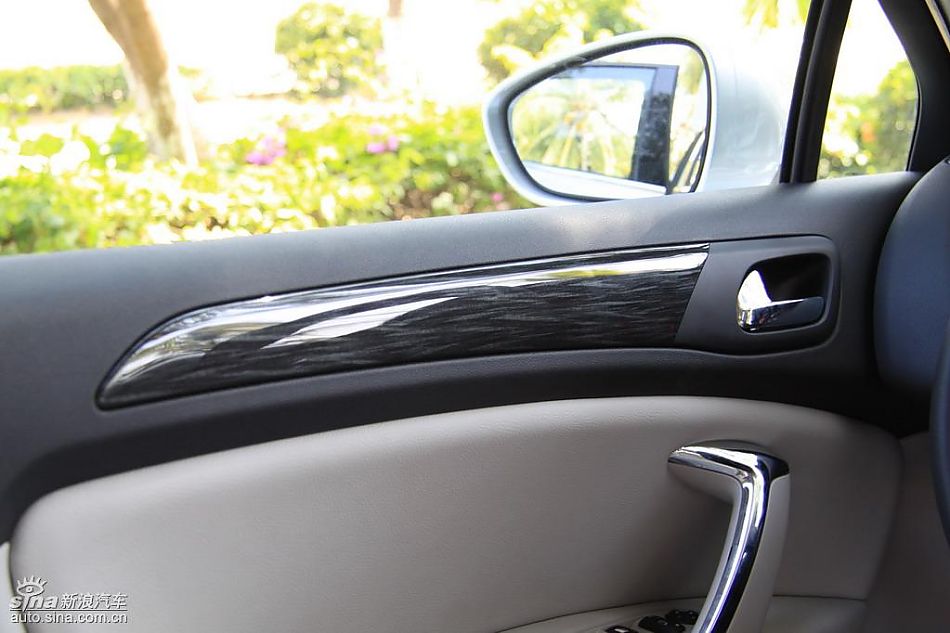 东风雪铁龙C5内饰实拍图