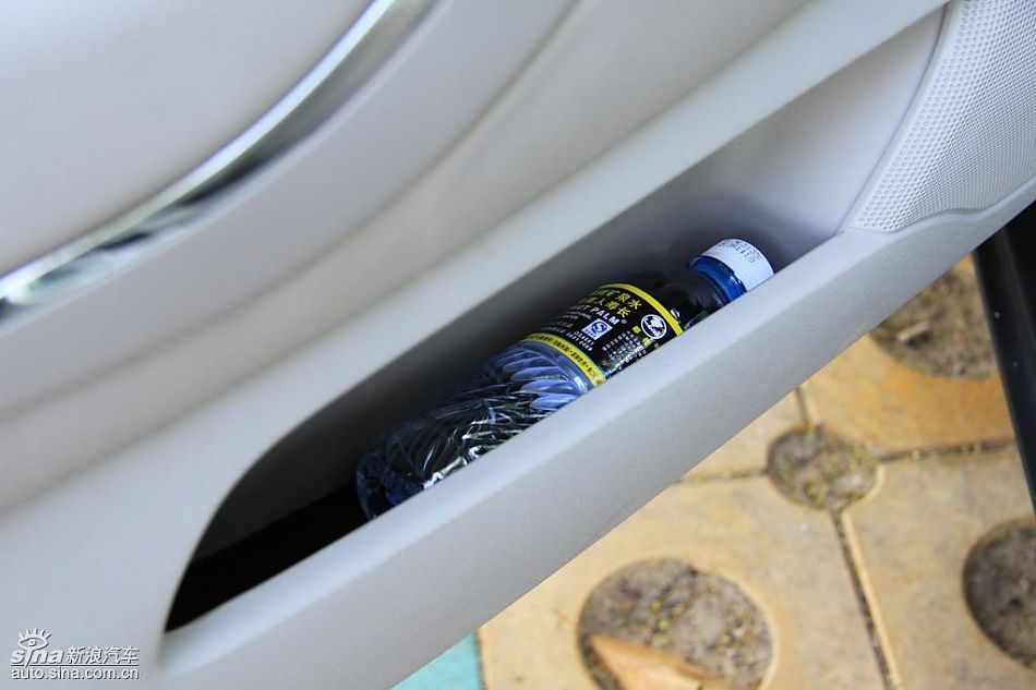 东风雪铁龙C5内饰实拍图