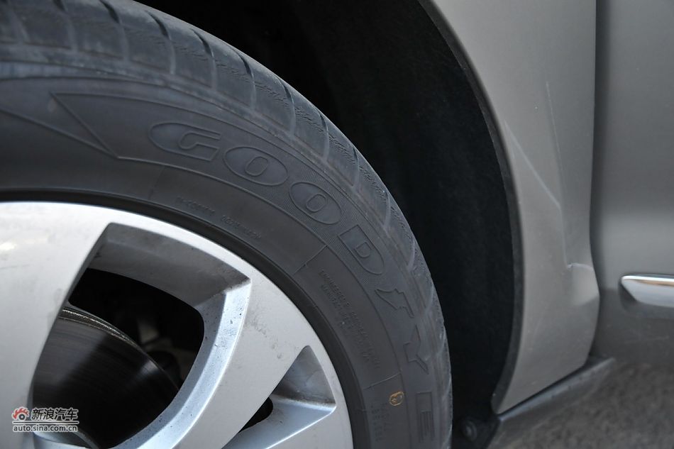 车辆外部细节实拍