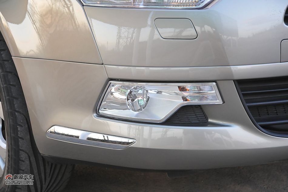 车辆外部细节实拍