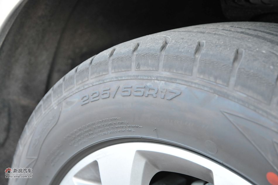 车辆外部细节实拍