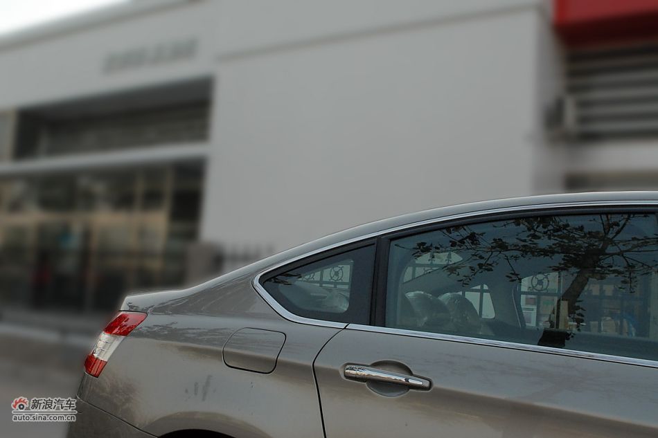 2011款东风雪铁龙C5外观图片