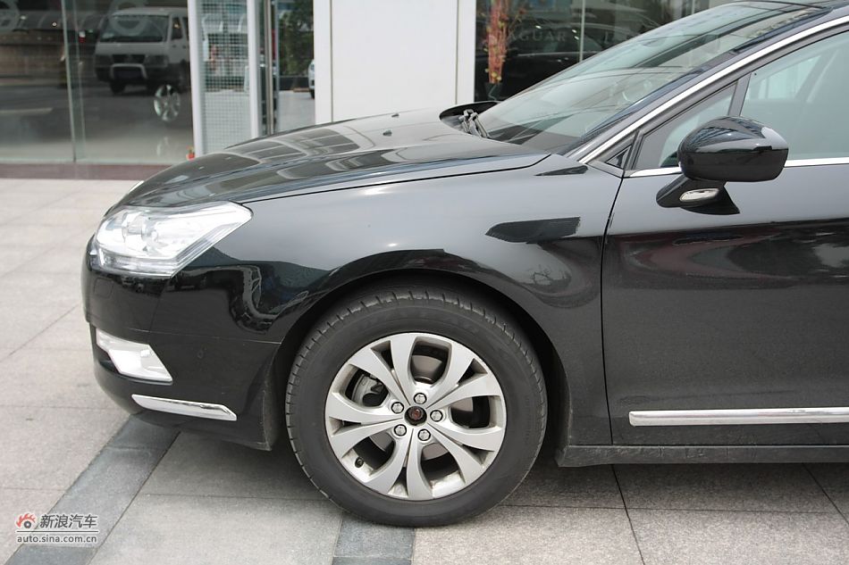 2010款东风雪铁龙C5 2.3L尊贵型