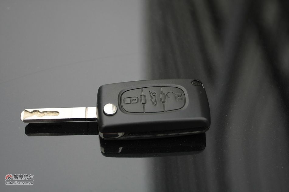 2010款东风雪铁龙C5 2.3L尊贵型