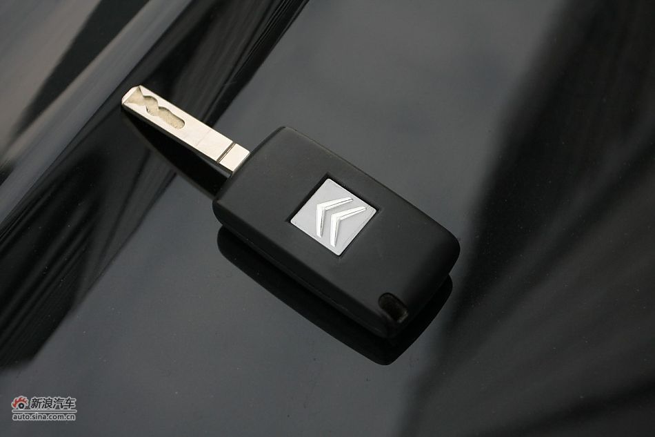 2010款东风雪铁龙C5 2.3L尊贵型