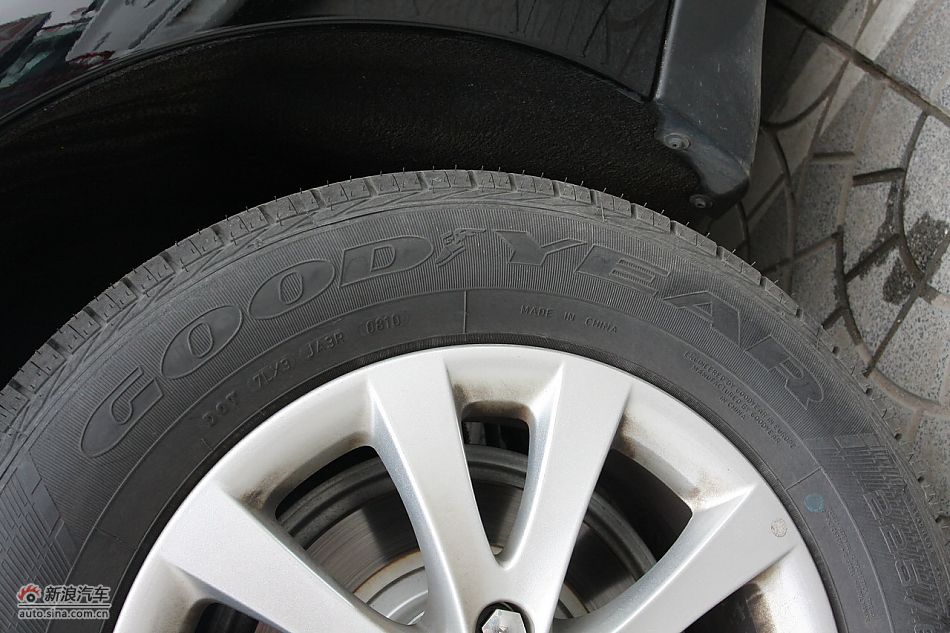 发动机、底盘及后备箱