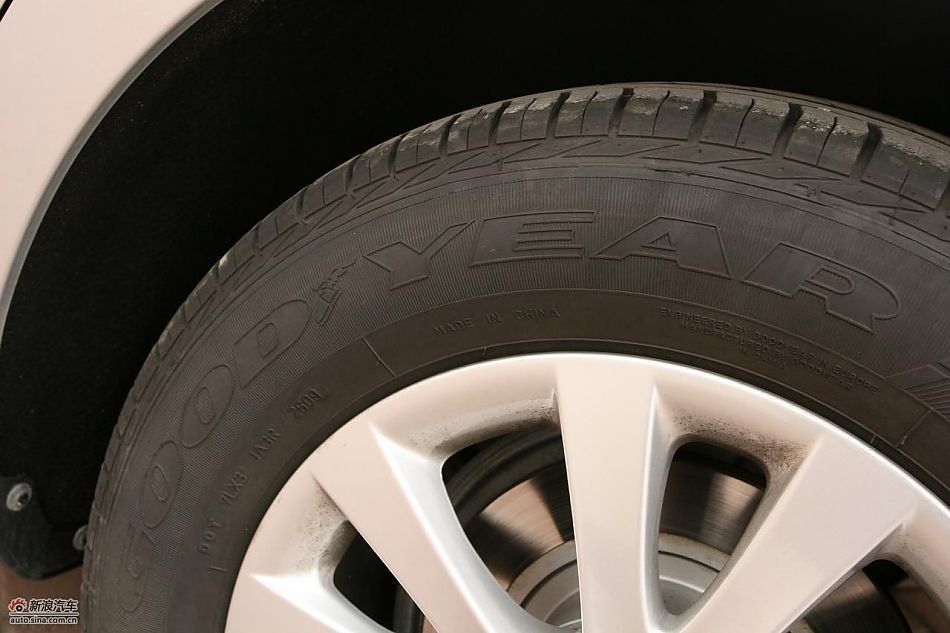 东风雪铁龙C5 2.3L尊雅型