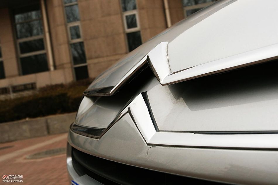 东风雪铁龙C5 2.3L尊雅型