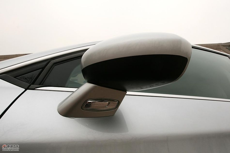 东风雪铁龙C5 2.3L尊雅型