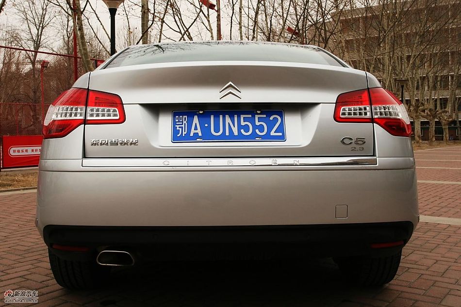 东风雪铁龙C5 2.3L尊雅型