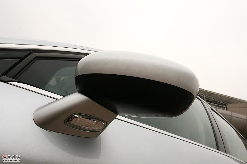 东风雪铁龙C5 2.3L尊雅型