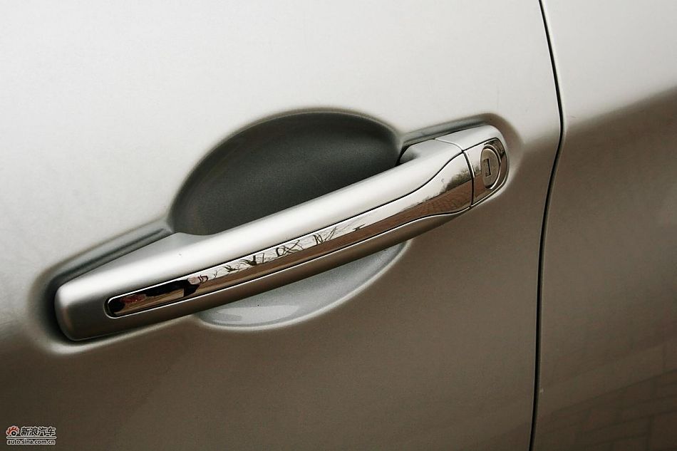 东风雪铁龙C5 2.3L尊雅型