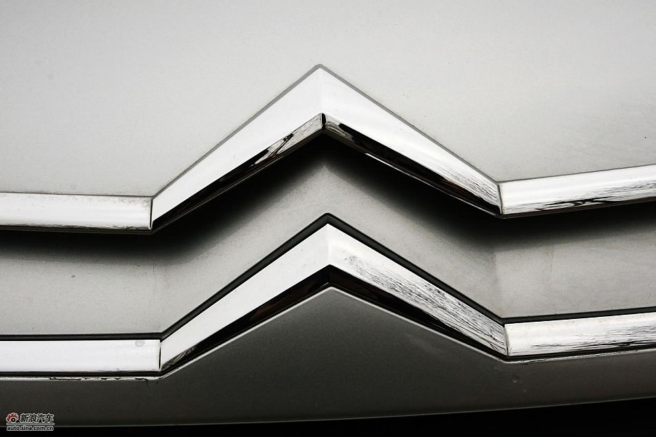 东风雪铁龙C5 2.3L尊雅型