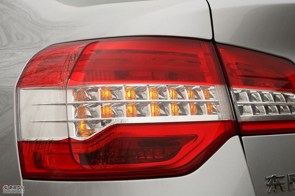 东风雪铁龙C5 2.3L尊雅型