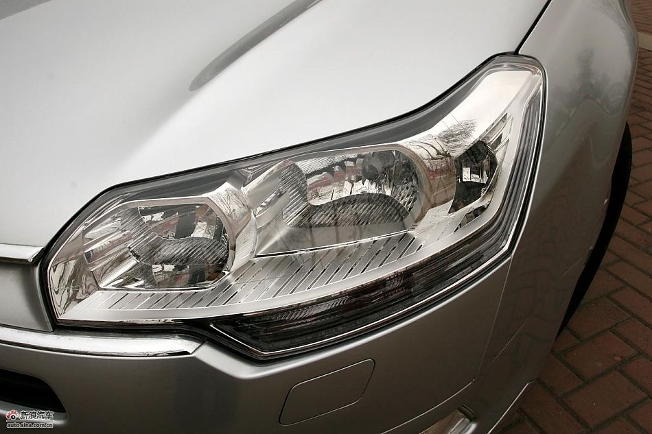 东风雪铁龙C5 2.3L尊雅型