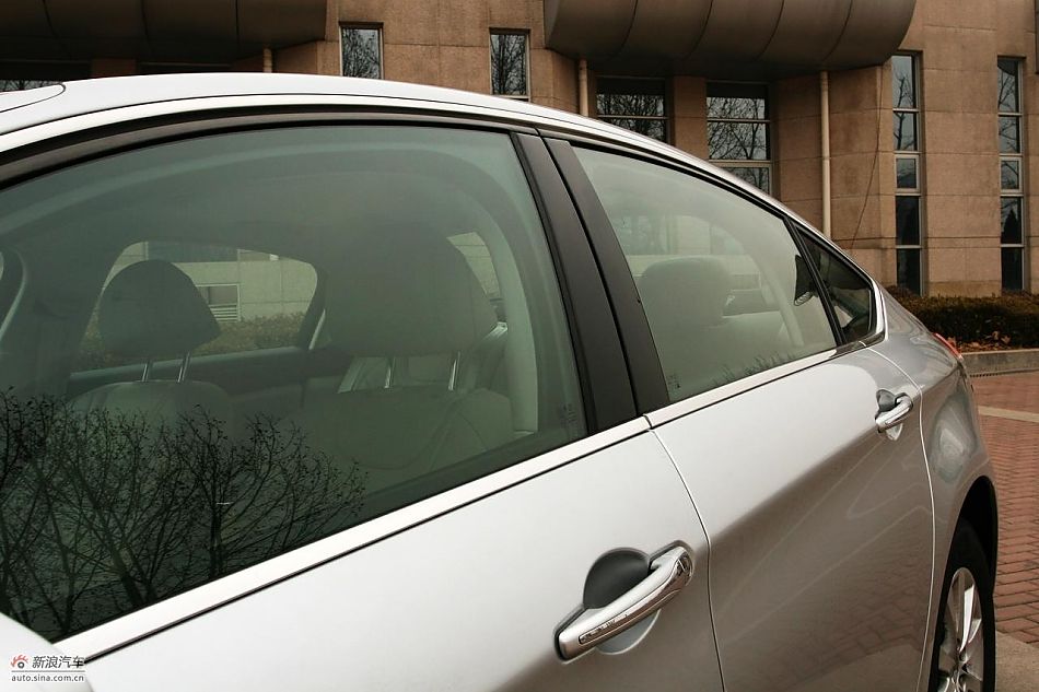 东风雪铁龙C5 2.3L尊雅型