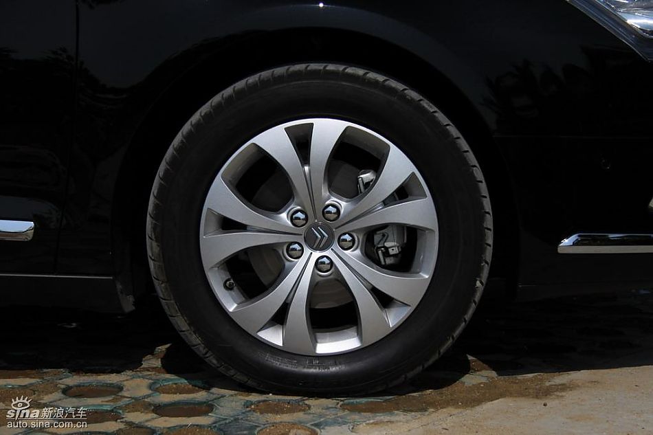 东风雪铁龙C5外观实拍图