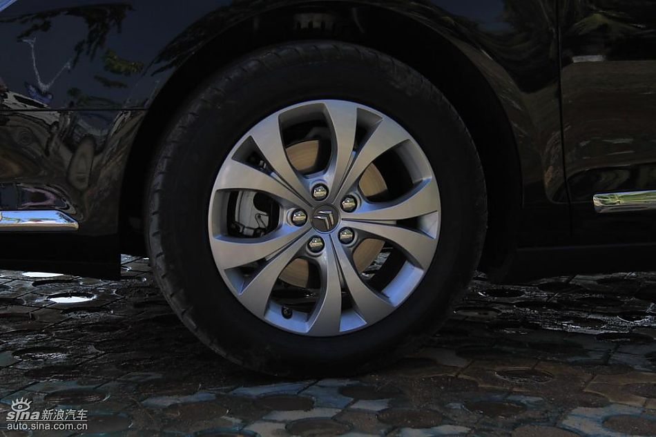 东风雪铁龙C5外观实拍图