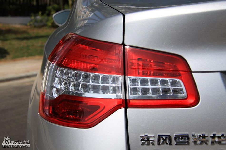 东风雪铁龙C5外观实拍图