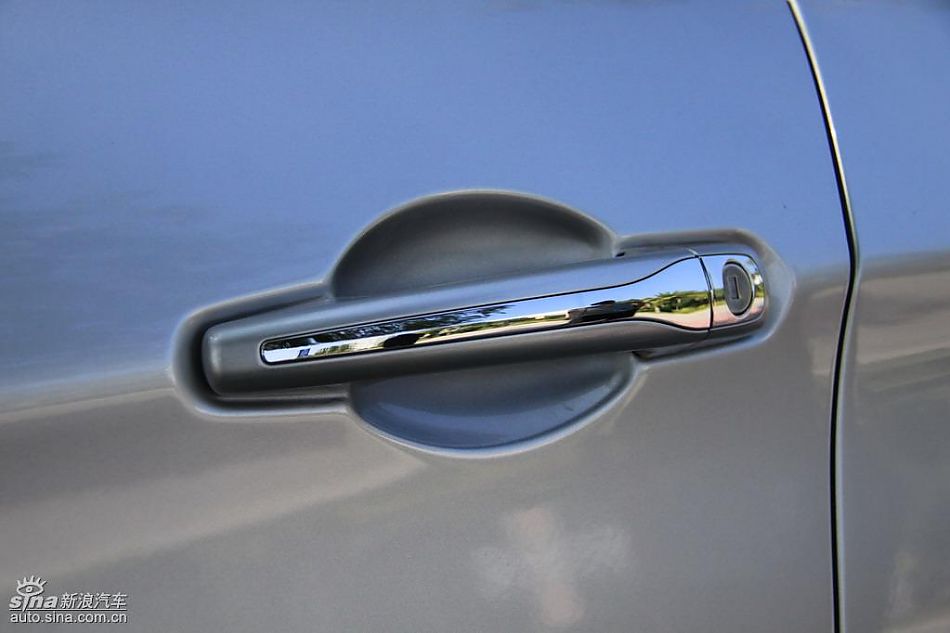 东风雪铁龙C5外观实拍图