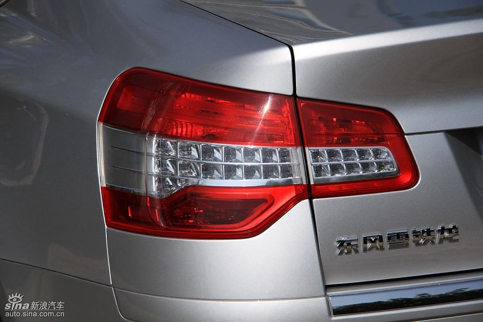 东风雪铁龙C5外观实拍图