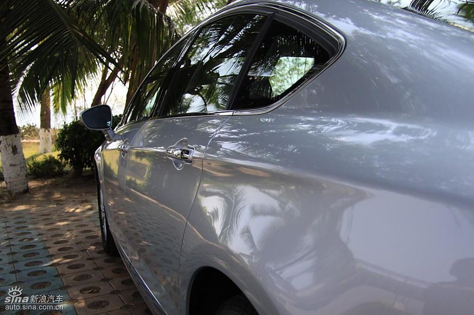 东风雪铁龙C5外观实拍图