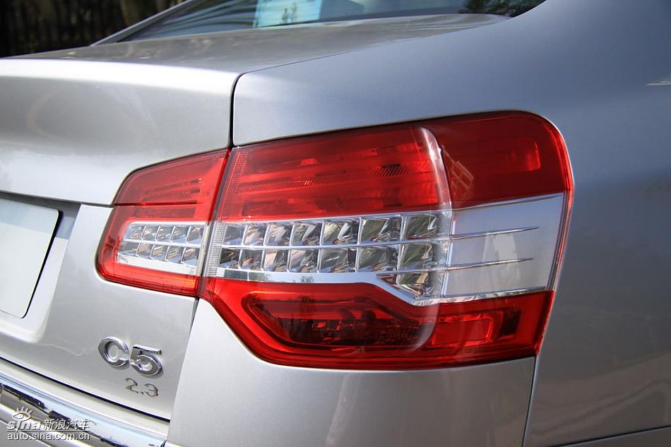 东风雪铁龙C5外观实拍图