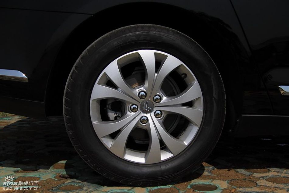 东风雪铁龙C5外观实拍图