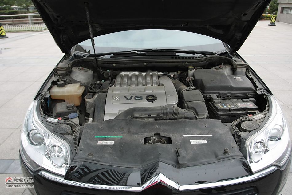 2010款东风雪铁龙C5 2.3L尊贵型