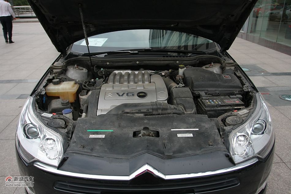 2010款东风雪铁龙C5 2.3L尊贵型