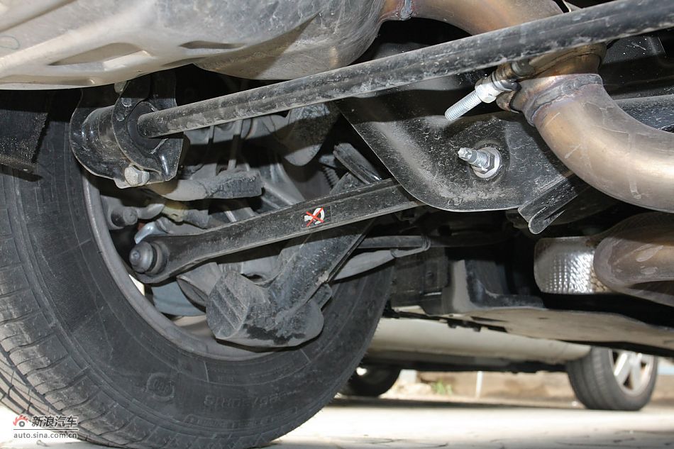 发动机、底盘及后备箱