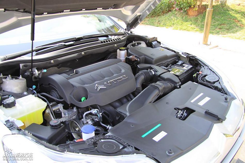 东风雪铁龙C5发动机实拍图