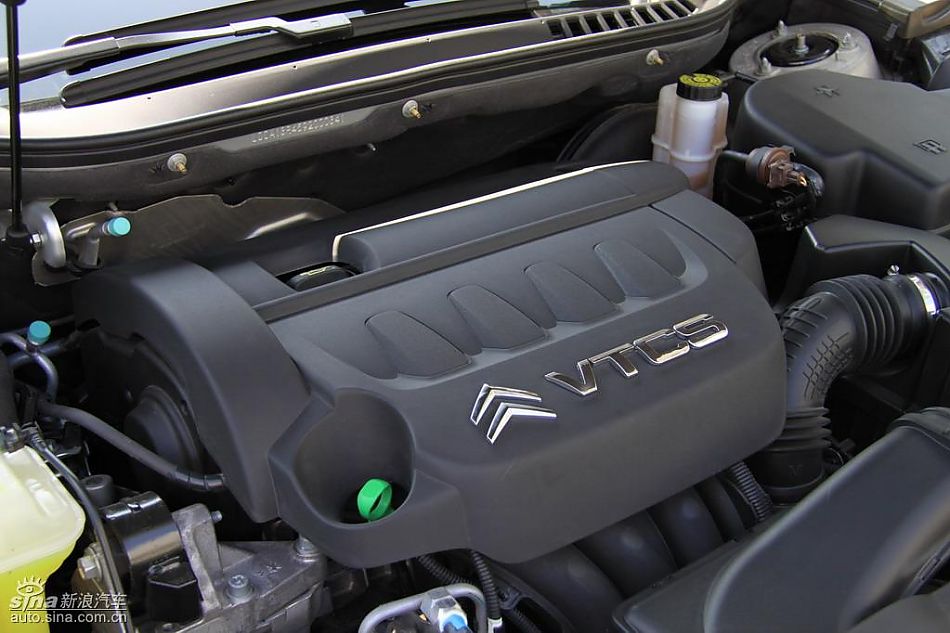 东风雪铁龙C5发动机实拍图