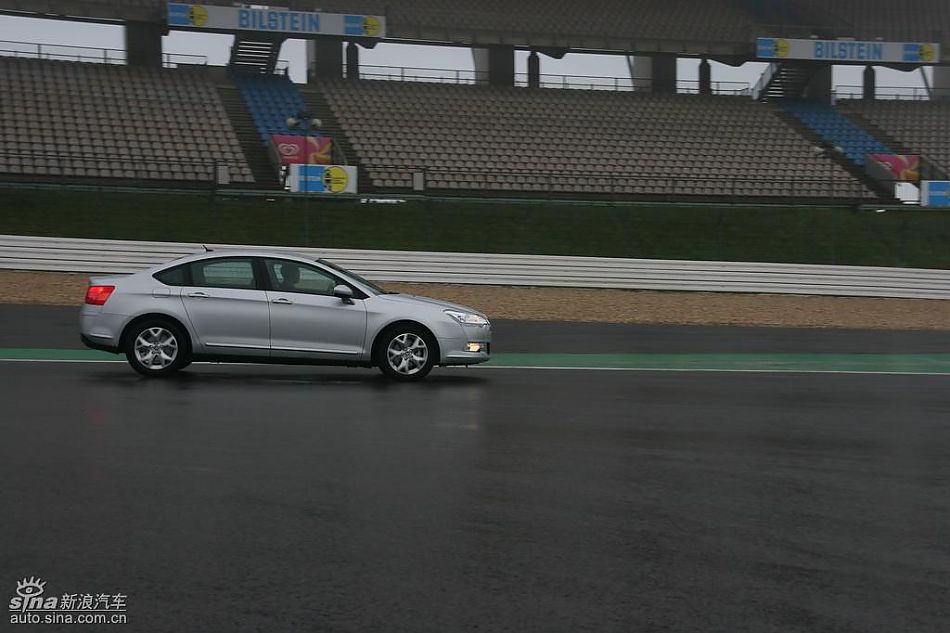 雪铁龙新C5试车图