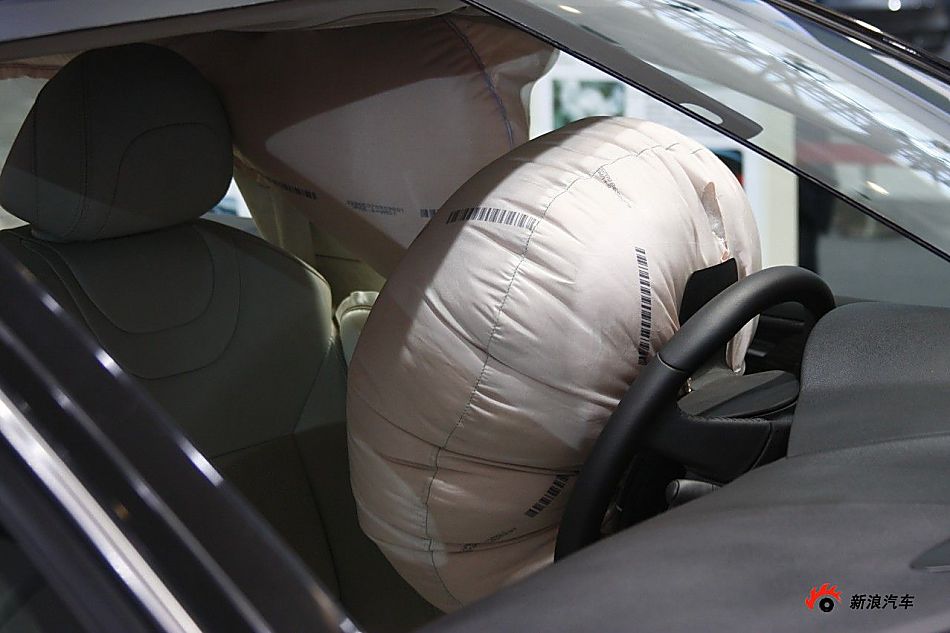 雪铁龙C5切割车