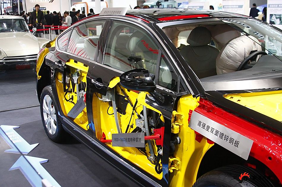 雪铁龙C5切割车